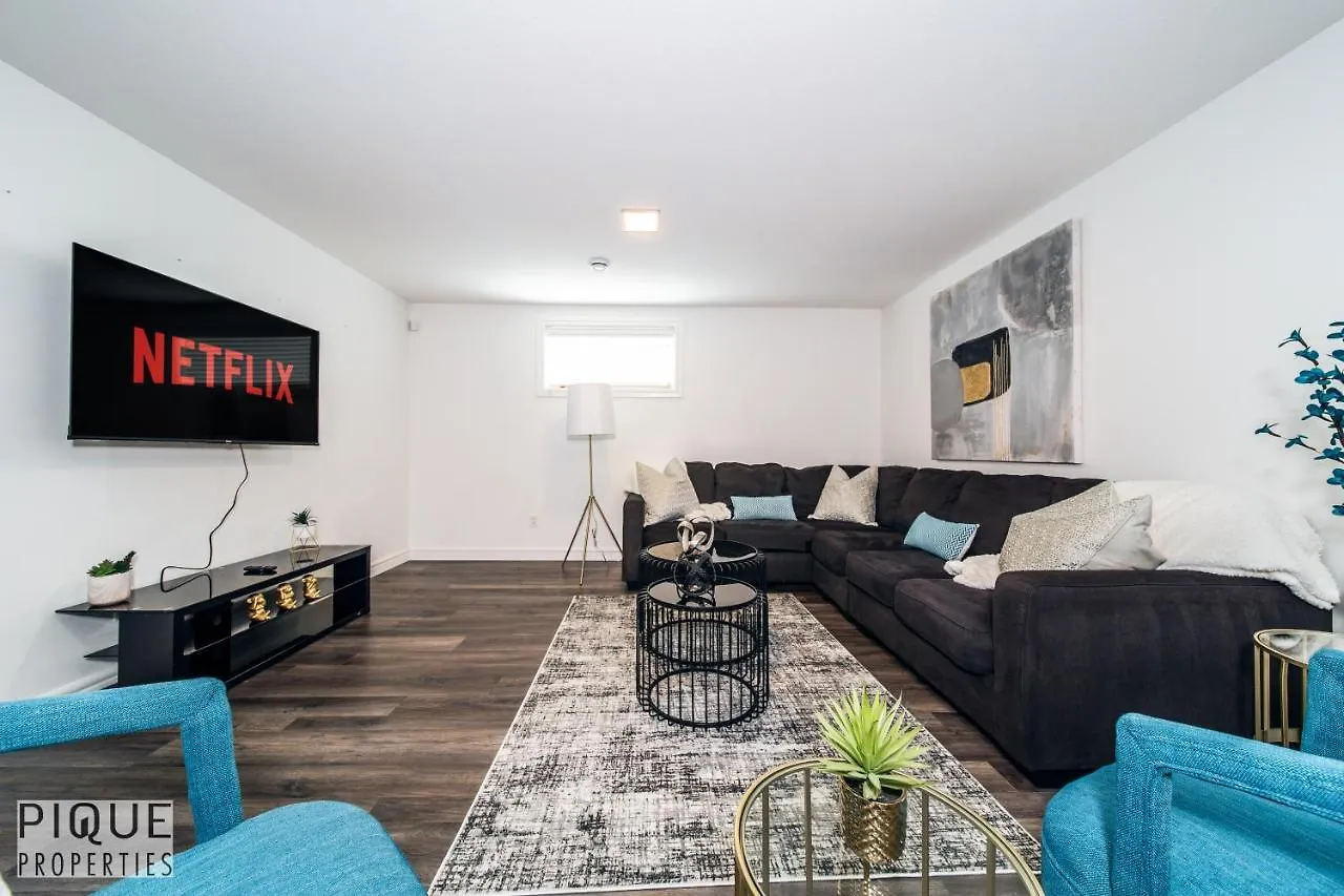 Luxurious 6 Bed Home I Fireplace I Near Sports Park I With Double Garage & Fast Wifi! Edmonton 0*,  Canada