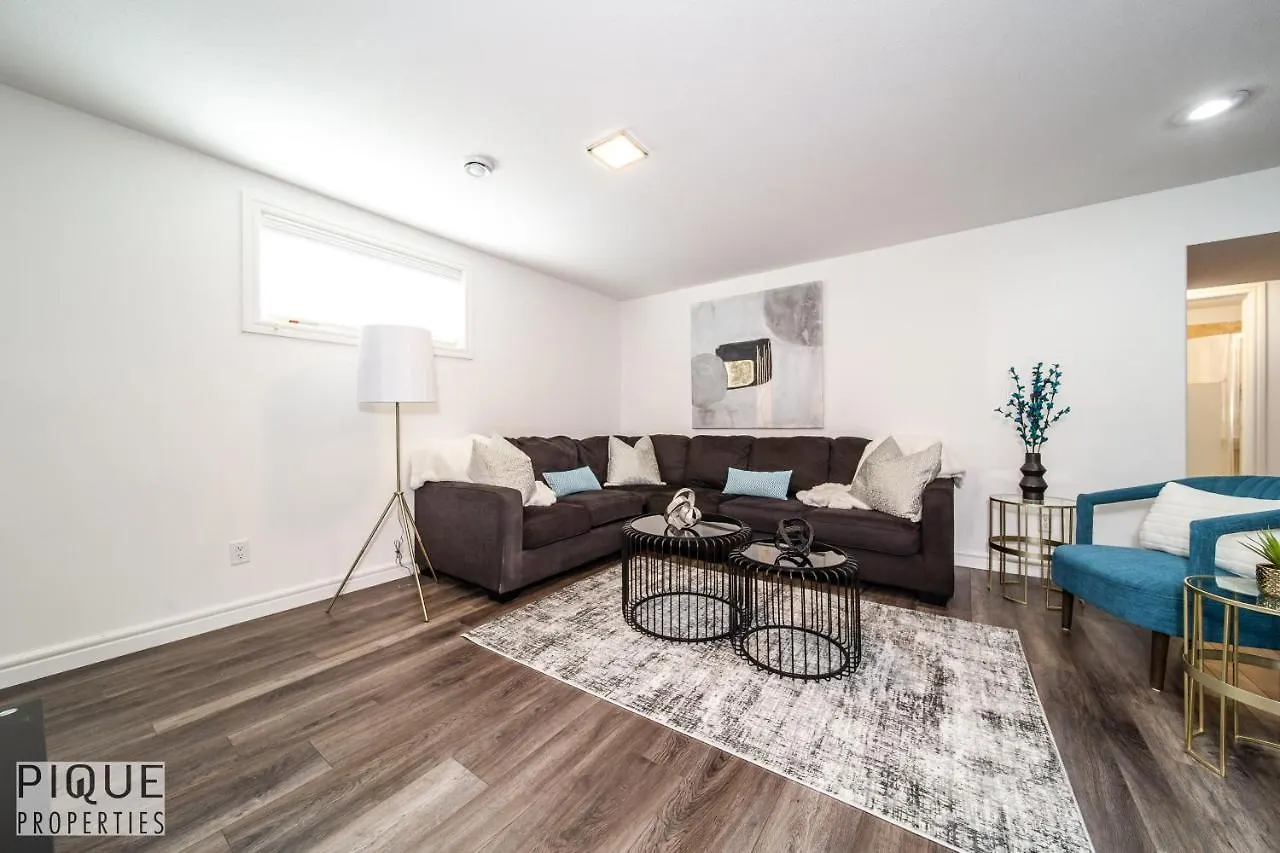 Luxurious 6 Bed Home I Fireplace I Near Sports Park I With Double Garage & Fast Wifi! Edmonton Hébergement de vacances