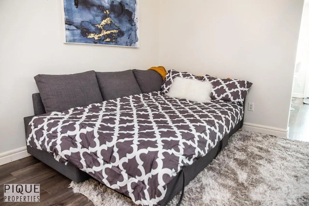 Luxurious 6 Bed Home I Fireplace I Near Sports Park I With Double Garage & Fast Wifi! Edmonton 0*,