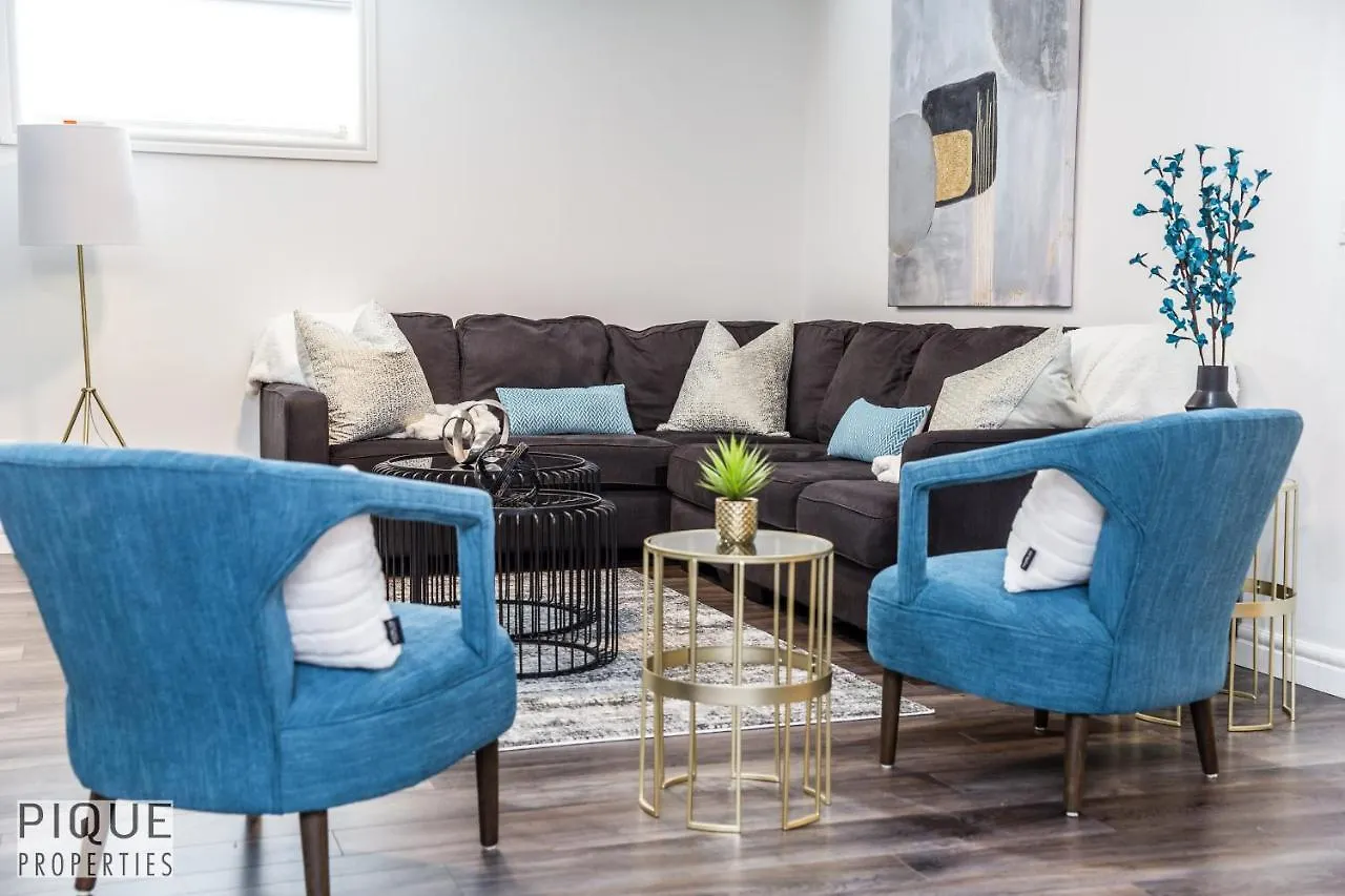 Luxurious 6 Bed Home I Fireplace I Near Sports Park I With Double Garage & Fast Wifi! Edmonton 0*,